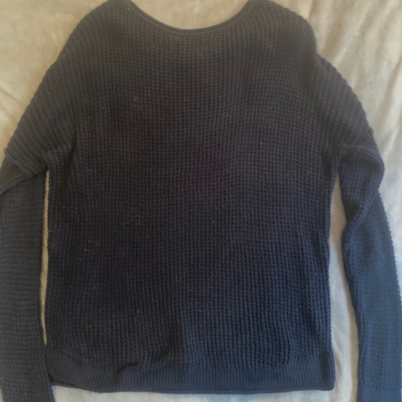 Hollister Crew Neck - Picture 3 of 9